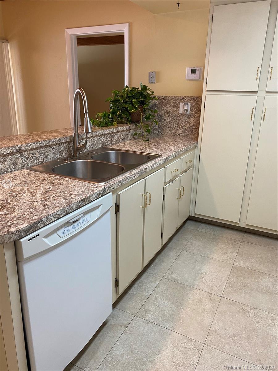 6386 Jack Rabbit Lane Miami Lakes, FL 33014 - Photo 14 of 26 Gallery Image 14