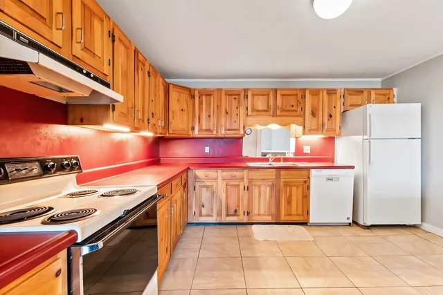 $355,000 | 14 Lake Avenue, Unit 1, Sunapee, NH 03782