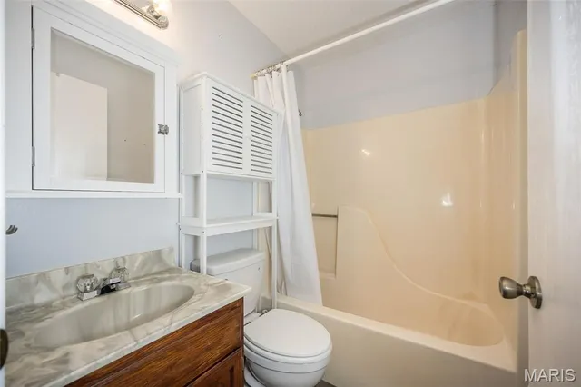 $269,900 | 3823 Barrington N Court, Arnold, MO 63010