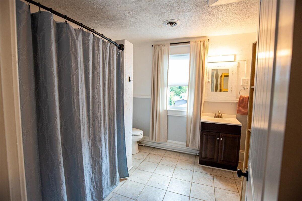 2446 Montvale Road Southwest Roanoke, VA 24015 - Photo 37 of 43 39-2446-Montvale-40