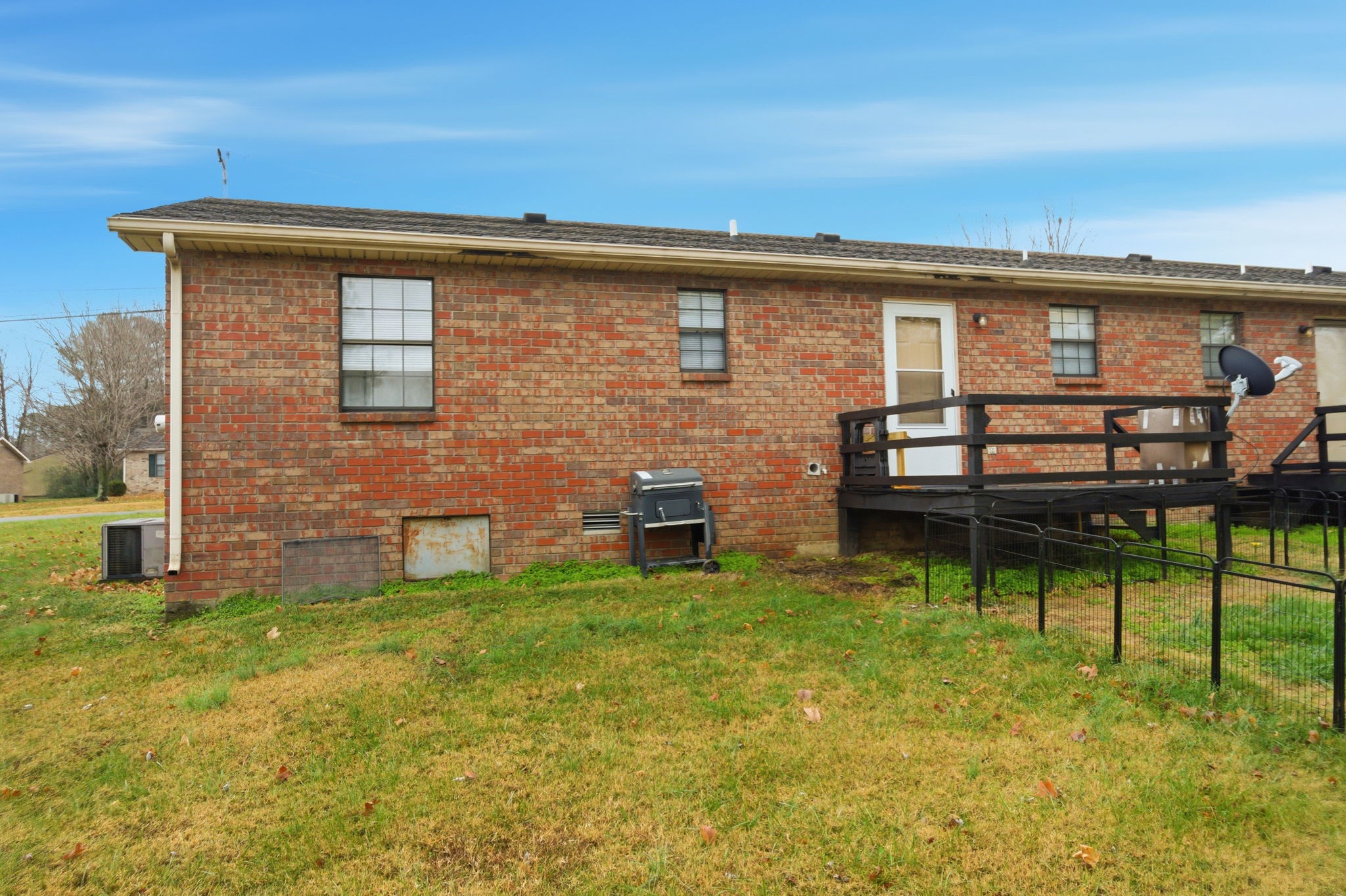 111 Gayla Court Portland, TN 37148 - Photo 46 of 47 a backyard of a house with table and chairs