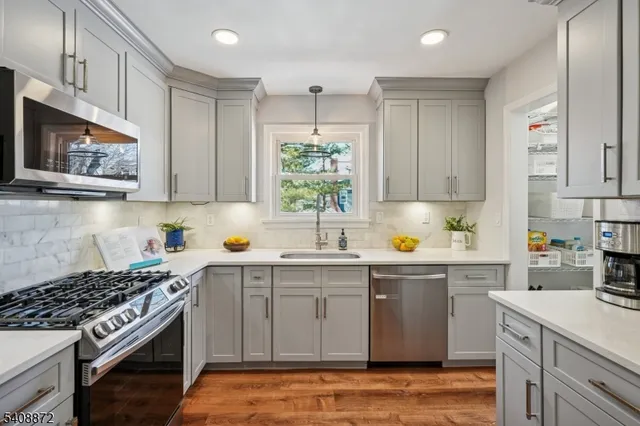 $725,000 | 11 Overlook Terrace, Maplewood, NJ 07040