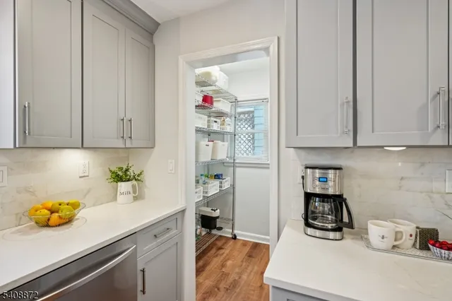 $725,000 | 11 Overlook Terrace, Maplewood, NJ 07040