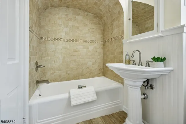 $725,000 | 11 Overlook Terrace, Maplewood, NJ 07040