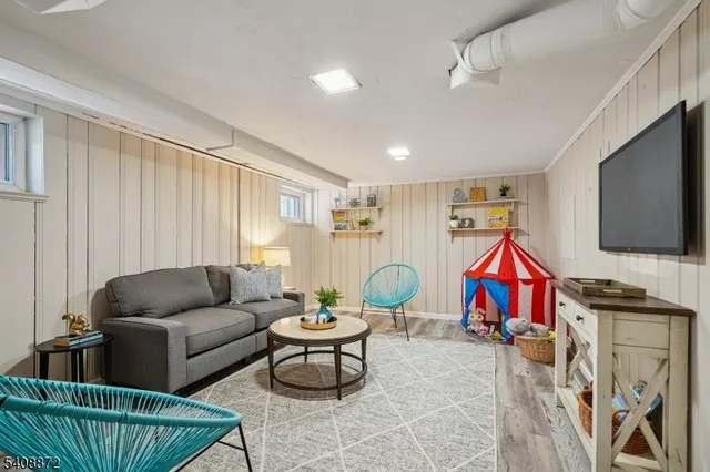 $725,000 | 11 Overlook Terrace, Maplewood, NJ 07040