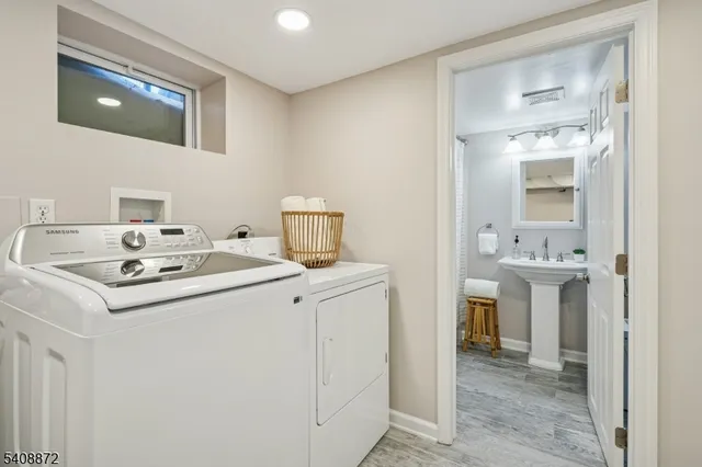 $725,000 | 11 Overlook Terrace, Maplewood, NJ 07040