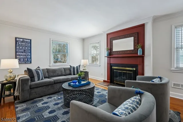 $725,000 | 11 Overlook Terrace, Maplewood, NJ 07040