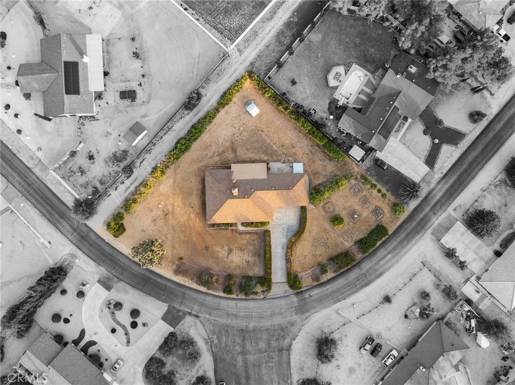 19213 Tecumseh Road Apple Valley, CA 92307 - Photo 5 of 43