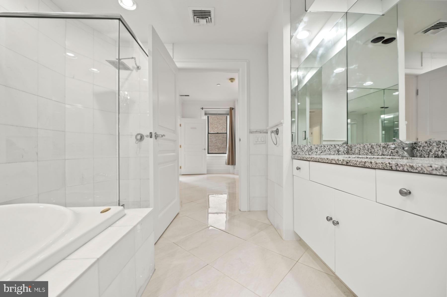 1920 Chestnut Street, Unit 10S Philadelphia, PA 19103 - Photo 30 of 44 Main bathroom