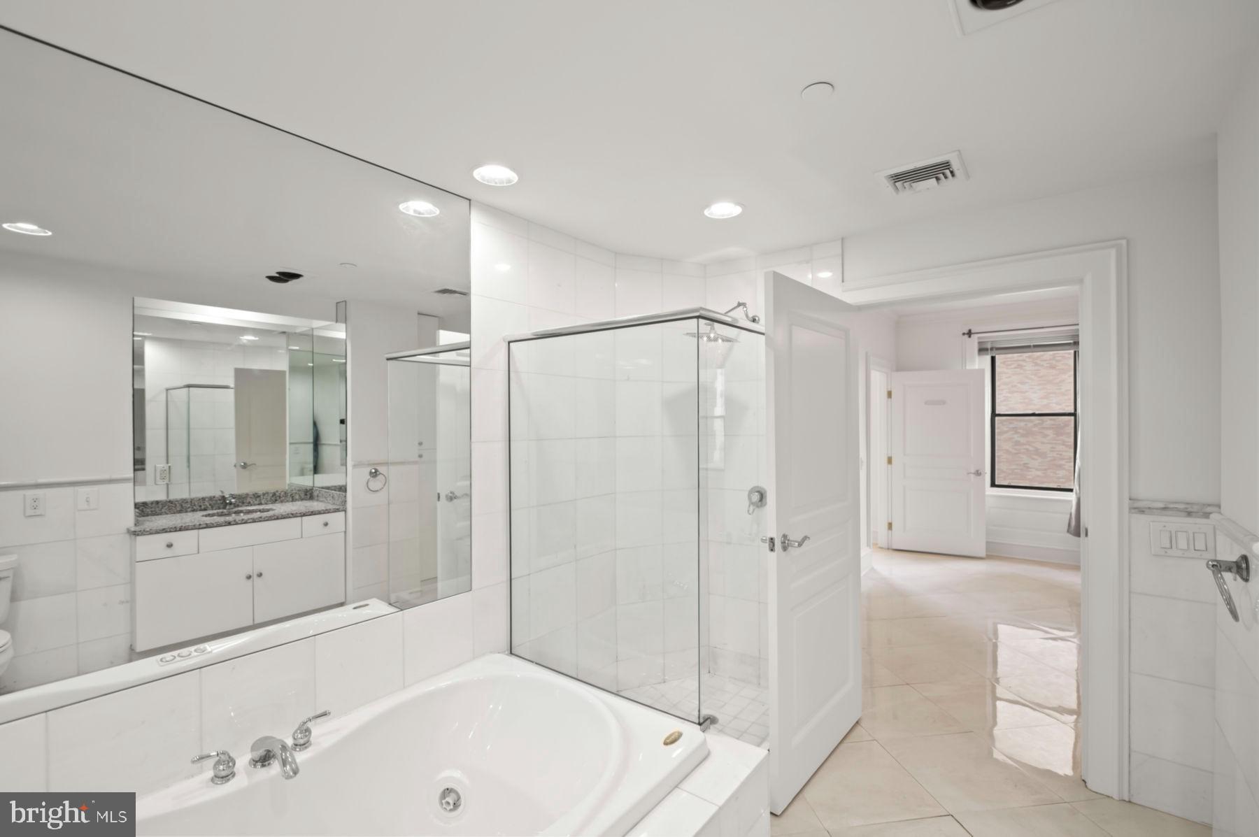 1920 Chestnut Street, Unit 10S Philadelphia, PA 19103 - Photo 32 of 44 Main bathroom