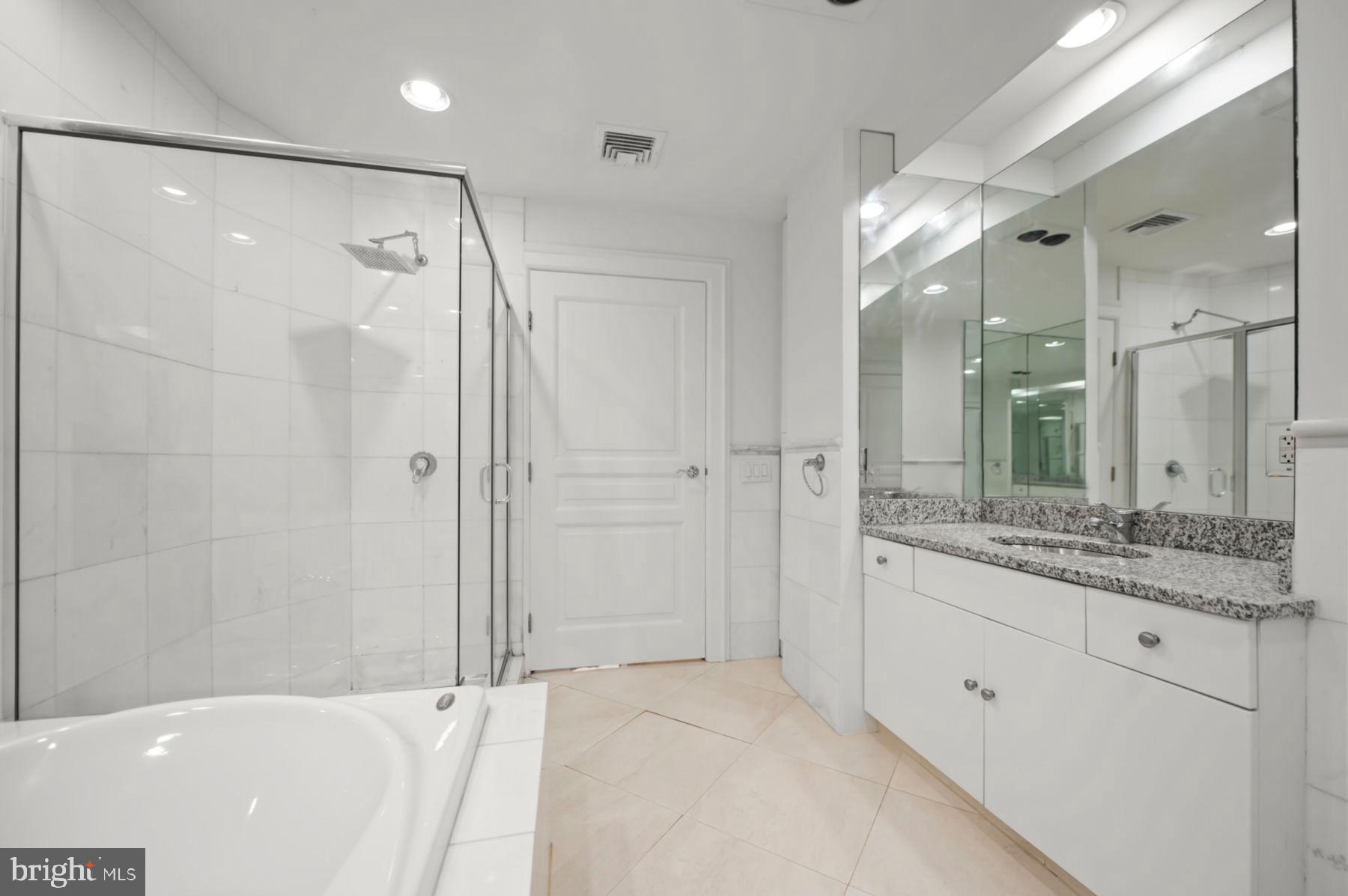 1920 Chestnut Street, Unit 10S Philadelphia, PA 19103 - Photo 33 of 44 Main bathroom