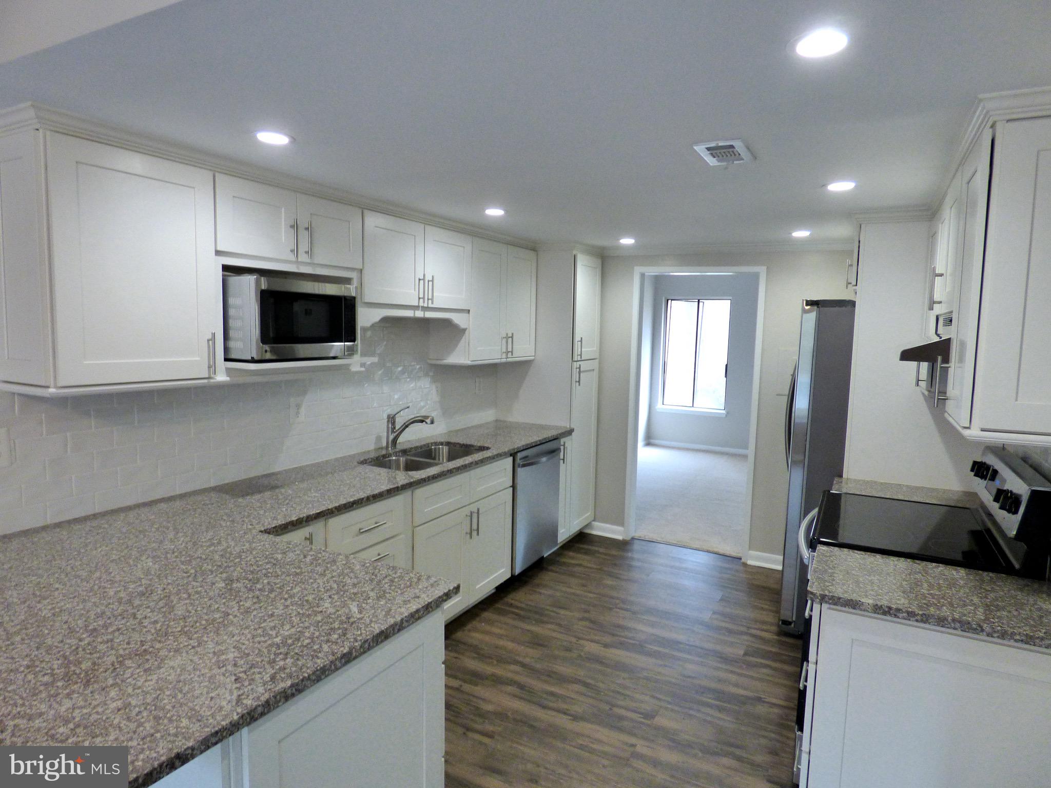 11549 Hearthstone Court Reston, VA 20191 - Photo 4 of 35