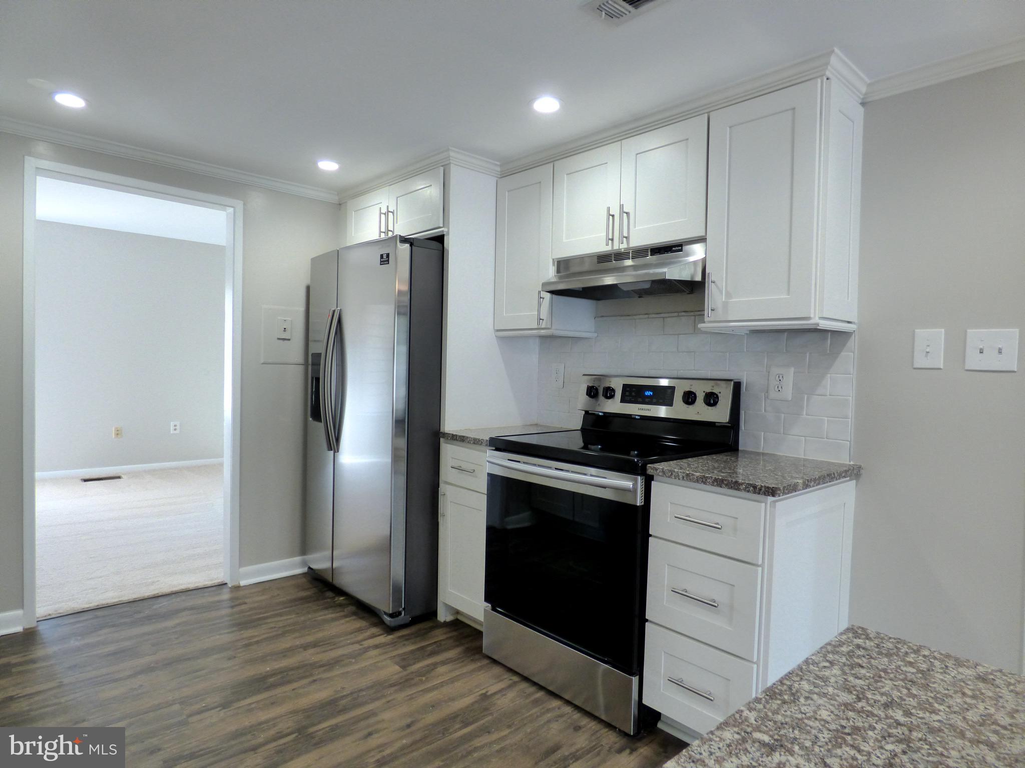 11549 Hearthstone Court Reston, VA 20191 - Photo 5 of 35