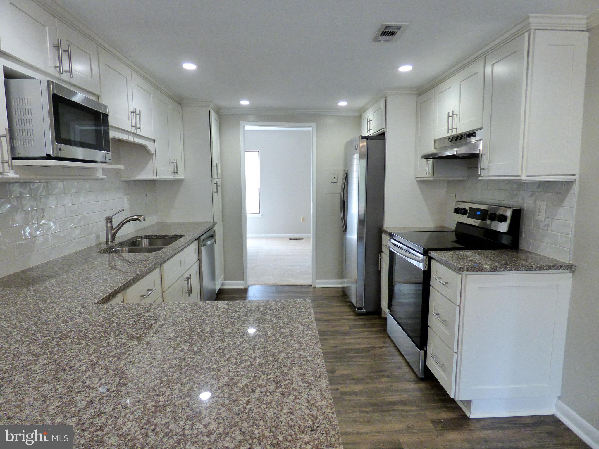 11549 Hearthstone Court Reston, VA 20191 - Photo 9 of 35