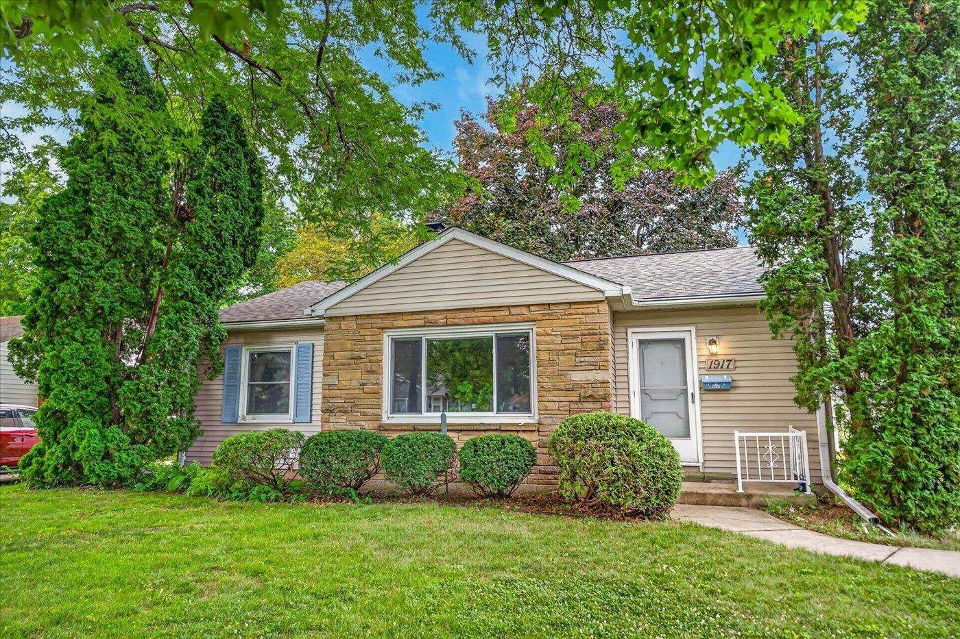 1917 Manley Street Madison, WI 53704 - Photo 6 of 33