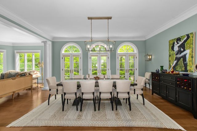 $3,175,000 | 697 Bluff Road, Lake Bluff, IL 60044