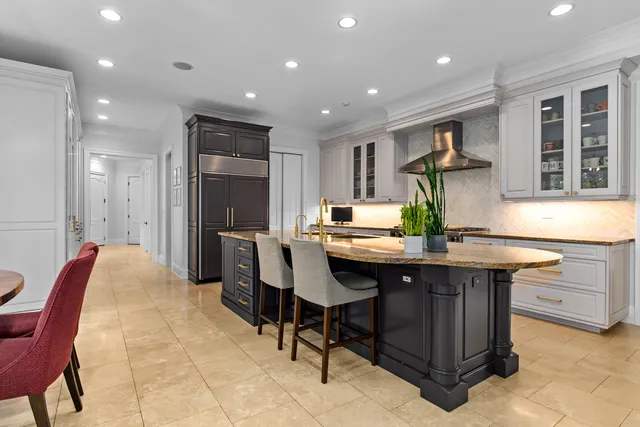 $3,175,000 | 697 Bluff Road, Lake Bluff, IL 60044