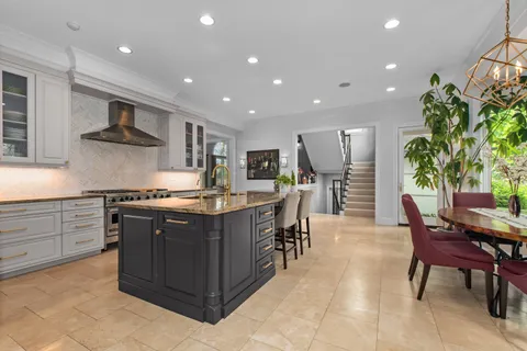 $3,175,000 | 697 Bluff Road, Lake Bluff, IL 60044