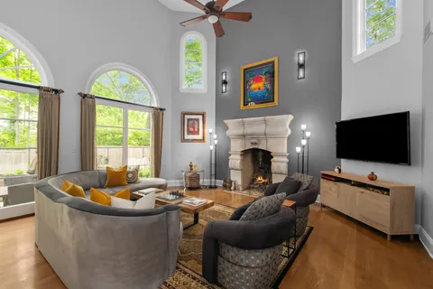 $3,175,000 | 697 Bluff Road, Lake Bluff, IL 60044