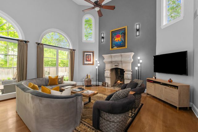 $3,175,000 | 697 Bluff Road, Lake Bluff, IL 60044