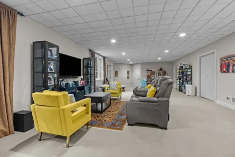 $3,175,000 | 697 Bluff Road, Lake Bluff, IL 60044