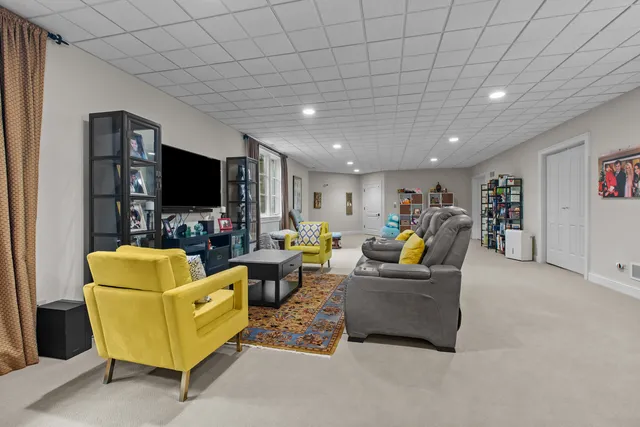 $3,175,000 | 697 Bluff Road, Lake Bluff, IL 60044