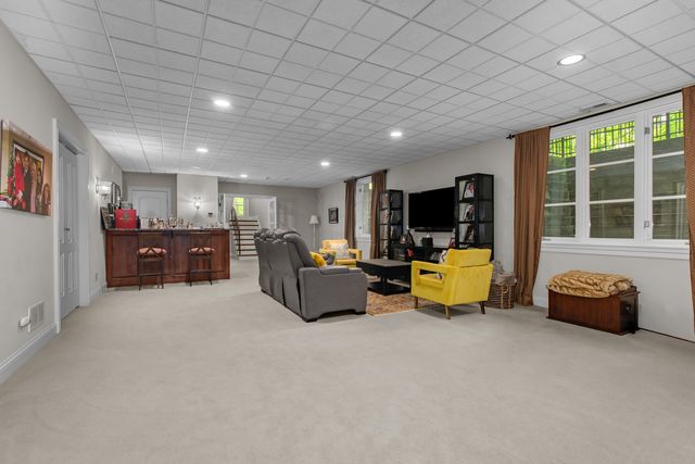 $3,175,000 | 697 Bluff Road, Lake Bluff, IL 60044