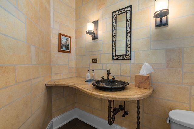 $3,175,000 | 697 Bluff Road, Lake Bluff, IL 60044