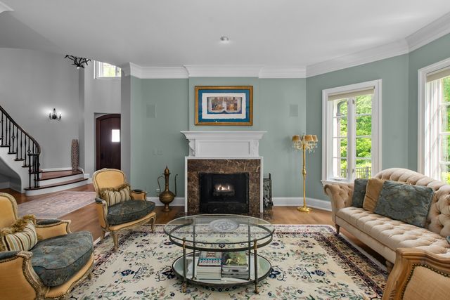 $3,175,000 | 697 Bluff Road, Lake Bluff, IL 60044