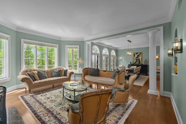 $3,175,000 | 697 Bluff Road, Lake Bluff, IL 60044