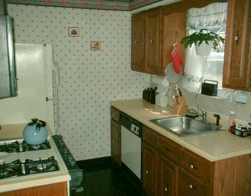 8002 Lincoln Road Penn Hills, PA 15147 - Photo 4 of 7 Kitchen.