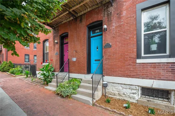 $2,000 | 815 Rutger Street, Unit FRONT, St. Louis, MO 63104