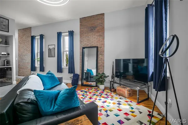 $2,000 | 815 Rutger Street, Unit FRONT, St. Louis, MO 63104