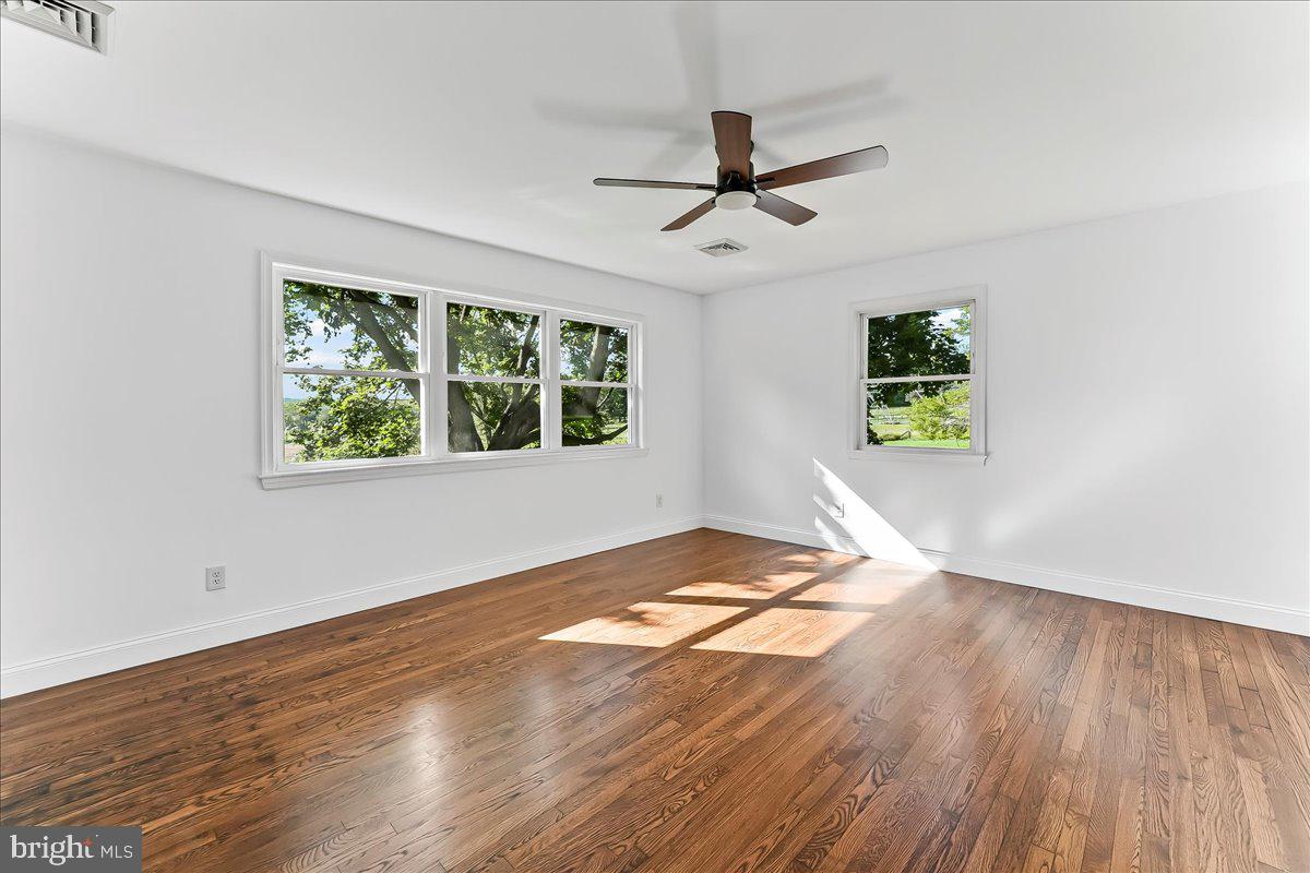 750 Ewing Road Cochranville, PA 19330 - Photo 4 of 41 Living Room
