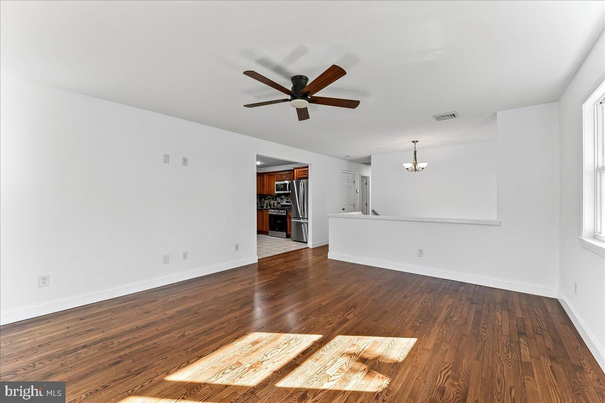 750 Ewing Road Cochranville, PA 19330 - Photo 6 of 41 Living Room