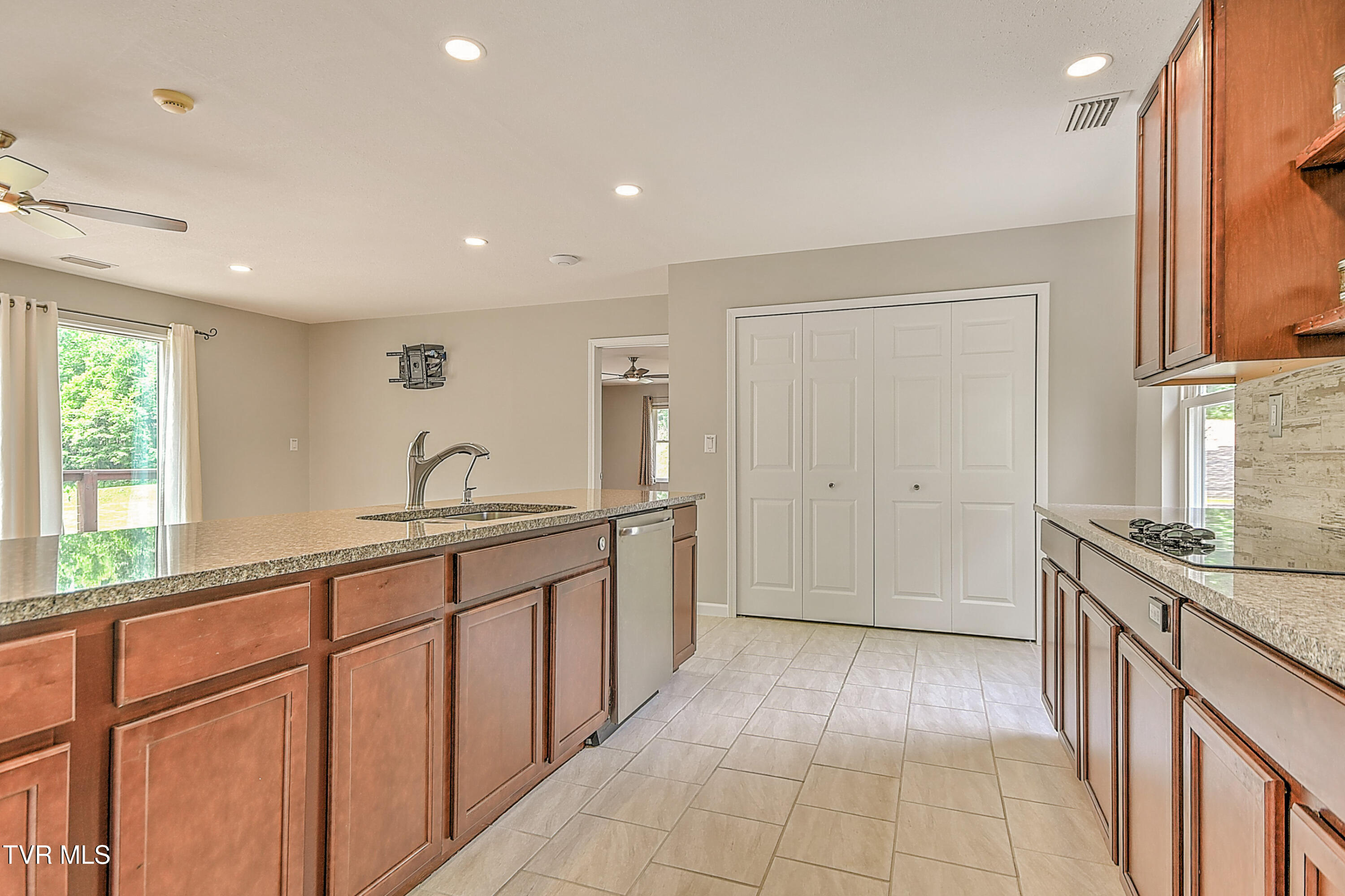 4125 Pine Orchard Road Butler, TN 37640 - Photo 10 of 86 4125 Pine Orchard LC-51