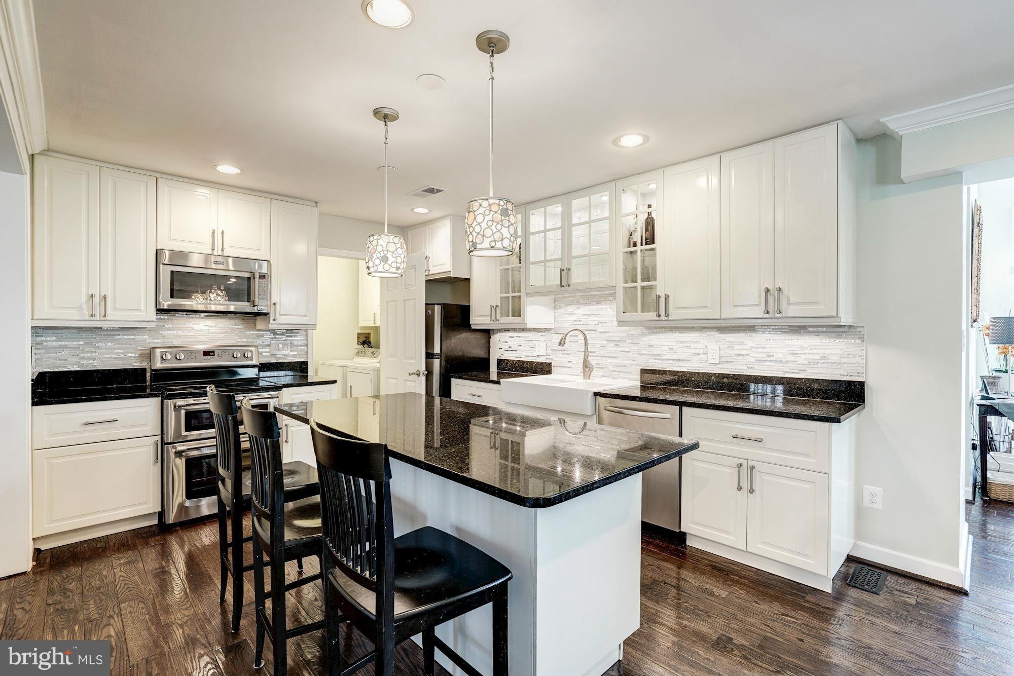 2913 Chain Bridge Road Oakton, VA 22124 - Photo 14 of 30 Kitchen