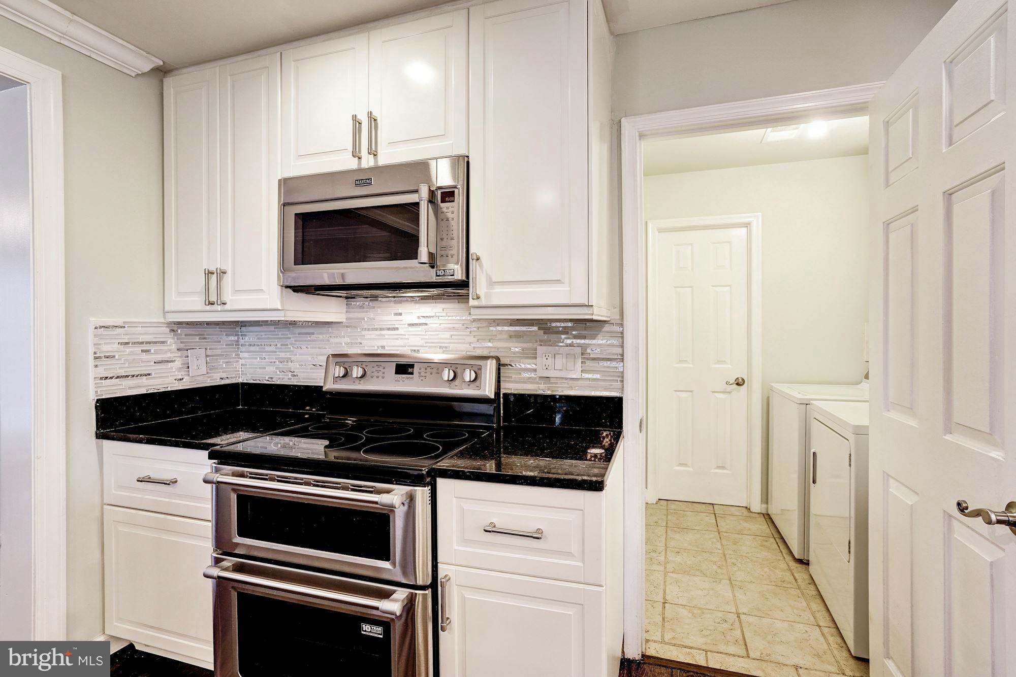 2913 Chain Bridge Road Oakton, VA 22124 - Photo 17 of 30 Kitchen
