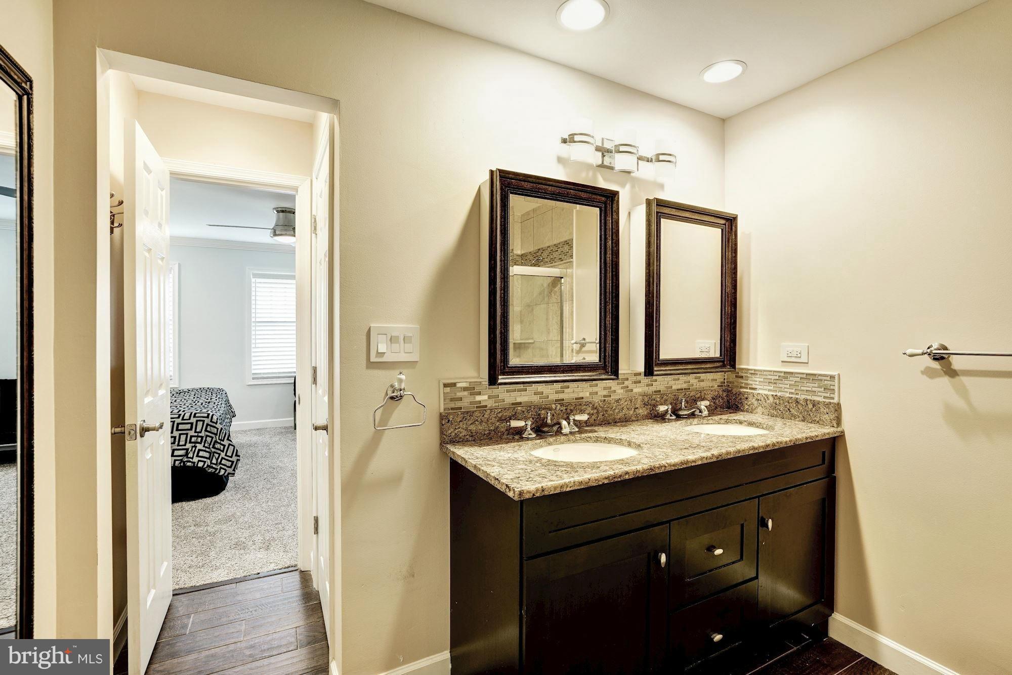 2913 Chain Bridge Road Oakton, VA 22124 - Photo 25 of 30 Bath