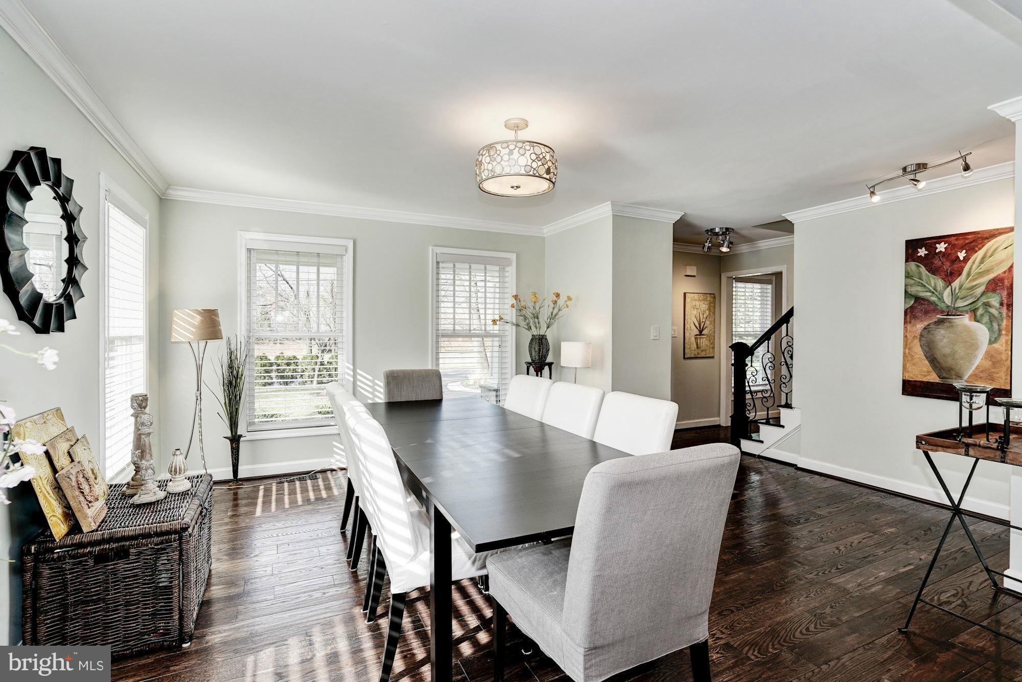 2913 Chain Bridge Road Oakton, VA 22124 - Photo 4 of 30 Dining Room
