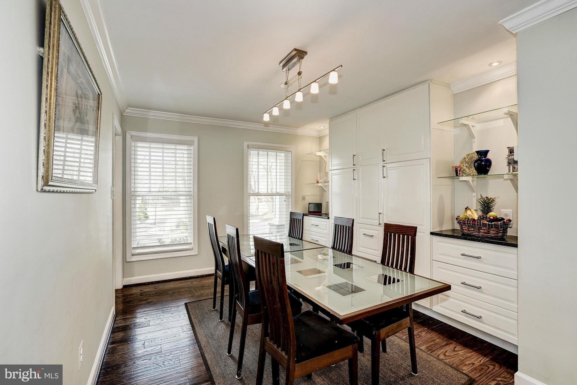 2913 Chain Bridge Road Oakton, VA 22124 - Photo 6 of 30 Dining Room