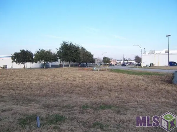 $825,000 | 763 Corporate Drive, Houma, LA 70360