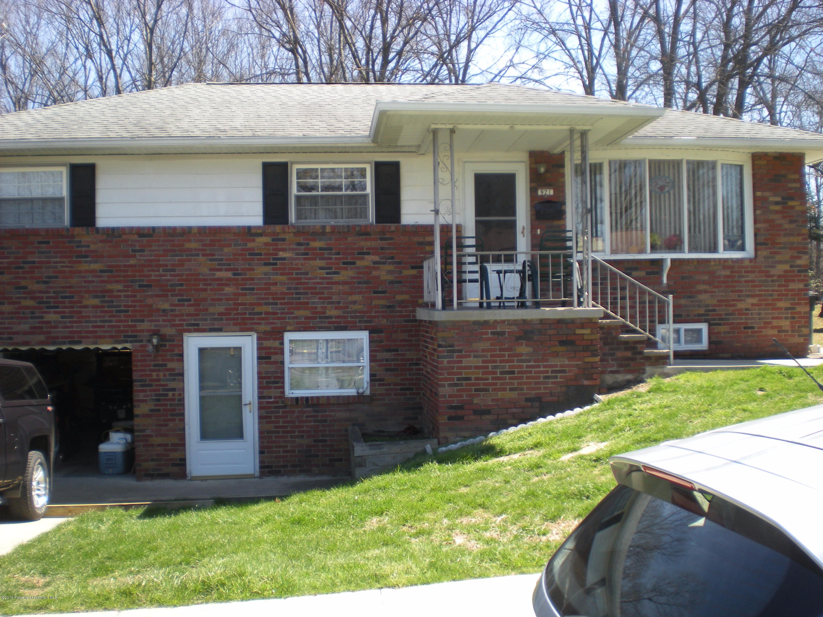 921 Ralph Lane Moosic, PA 18507 - Photo 1 of 32 Gallery Image 1
