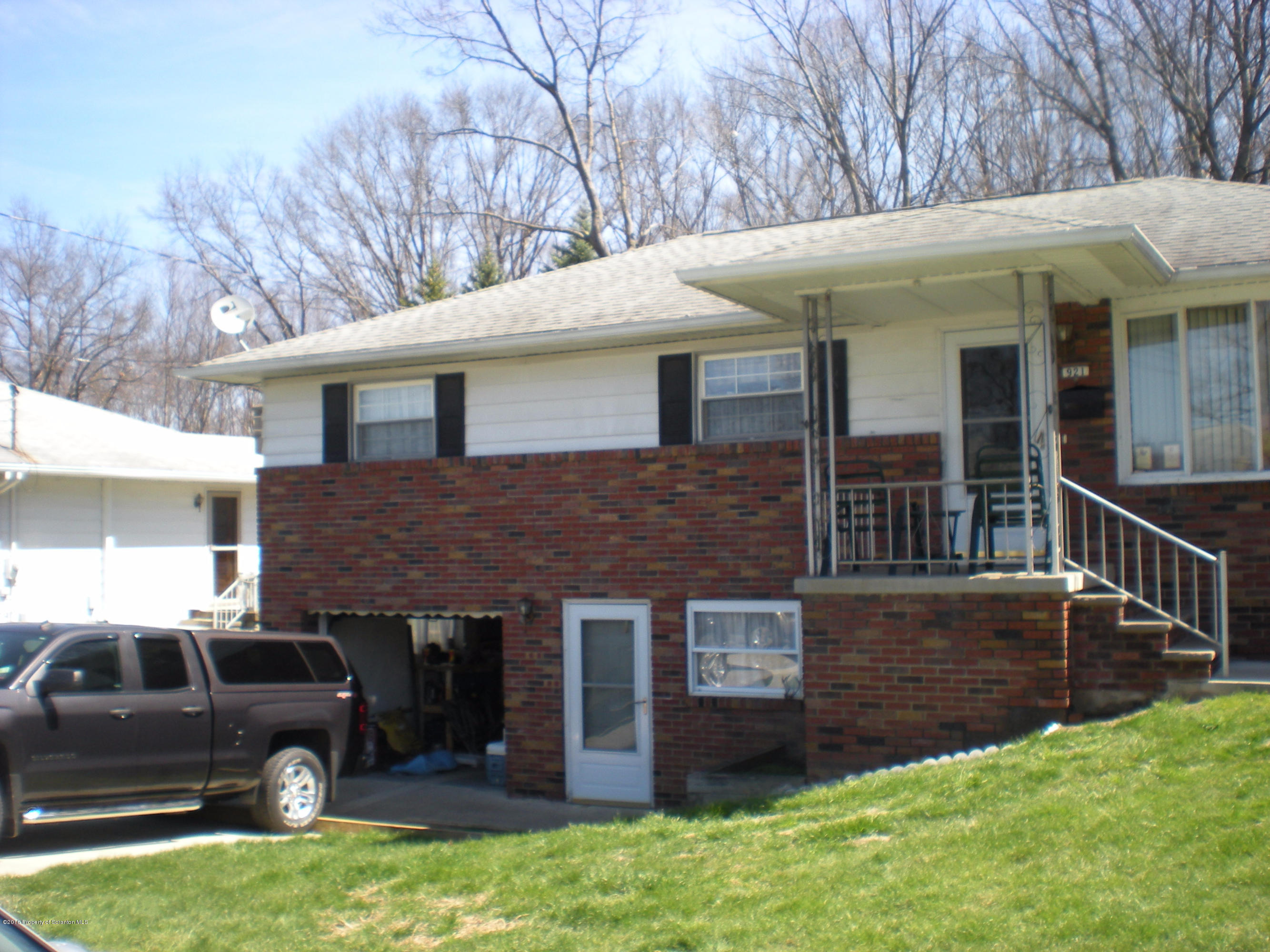 921 Ralph Lane Moosic, PA 18507 - Photo 2 of 32 Gallery Image 2