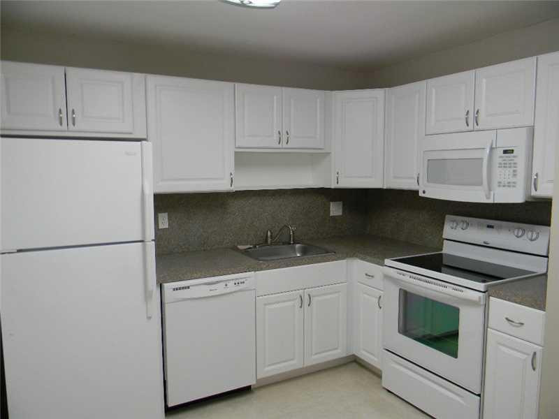 22511 Southwest 66th Avenue, Unit 409 Boca Raton, FL 33428 - Photo 2 of 9 Kitchen