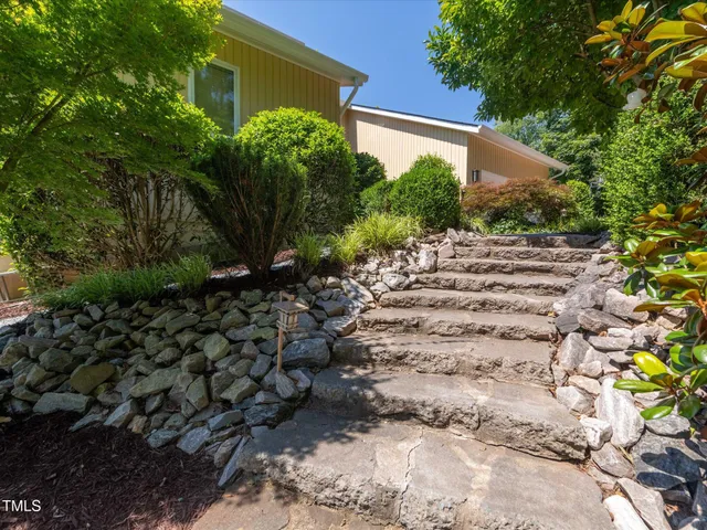 $1,899,500 | 112 Lancaster Drive, Chapel Hill, NC 27517