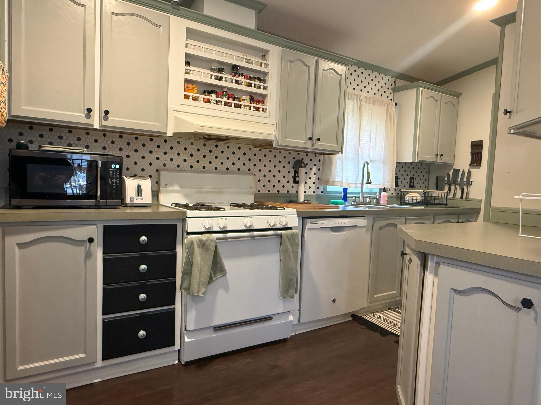 248 Harding Highway Newfield, NJ 08344 - Photo 11 of 19