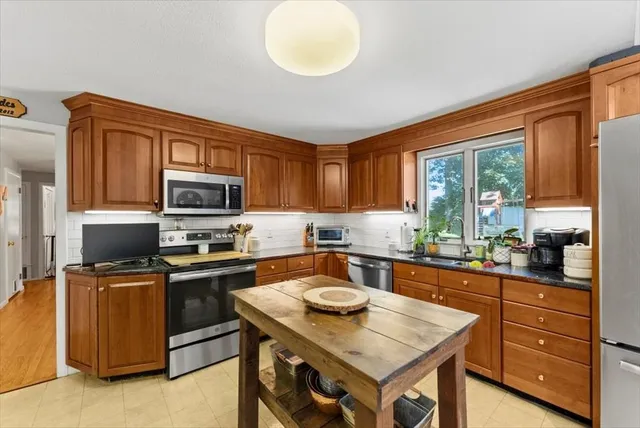 $387,000 | 128 Hadley Street, Springfield, MA 01118