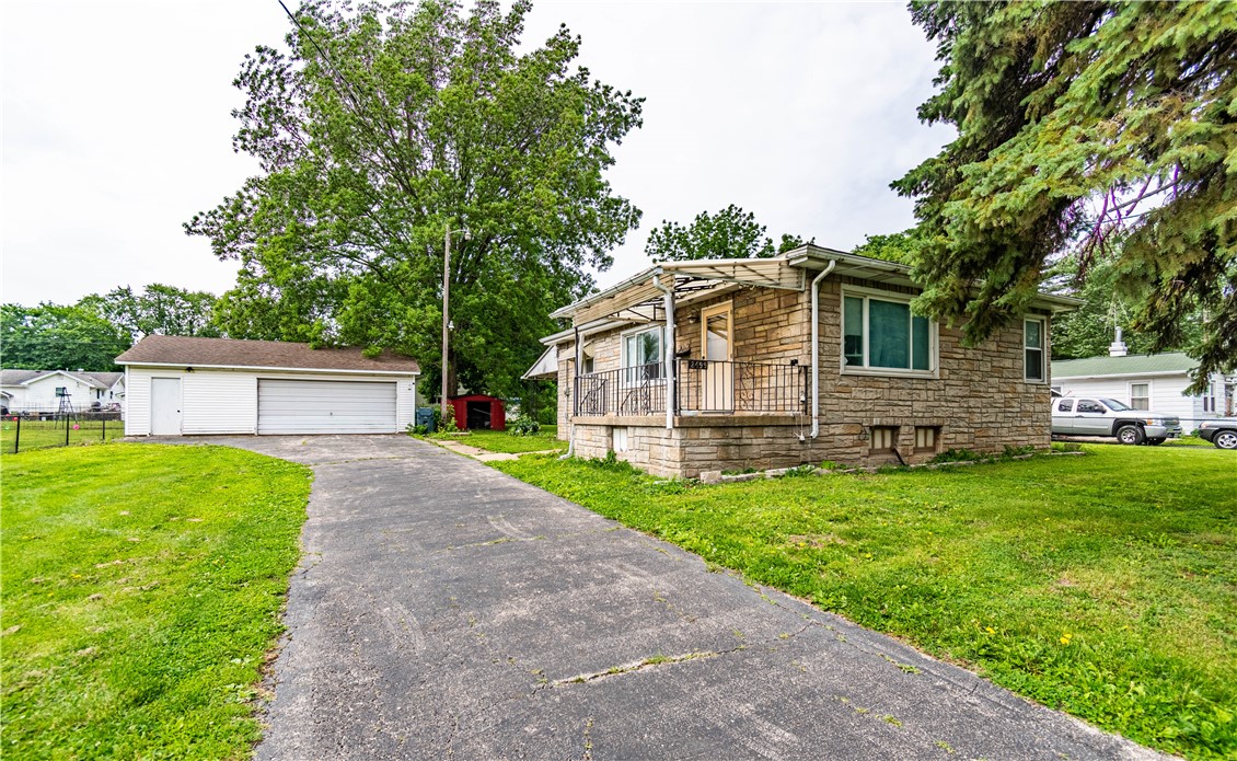 2499 East Logan Street Decatur, IL 62526 - Photo 1 of 15