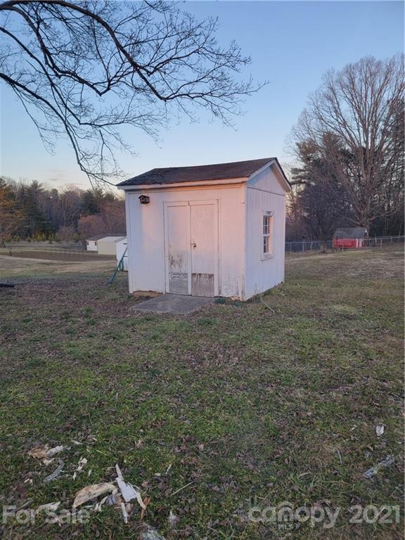 1939 Connelly Springs Road, Unit 2 Lenoir, NC 28645 - Photo 4 of 12 Gallery Image 4